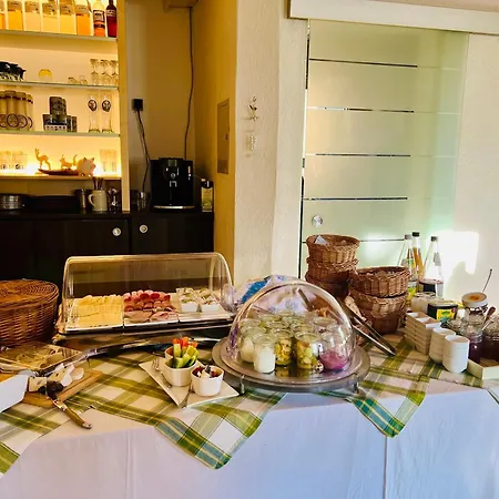 Thecrossing Bed & Breakfast Hausen im Tal